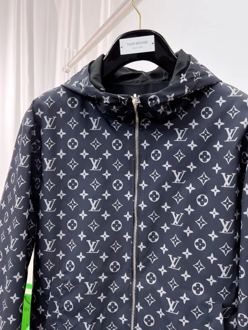 WellDesigned Louis Vuitton Outwear 136487