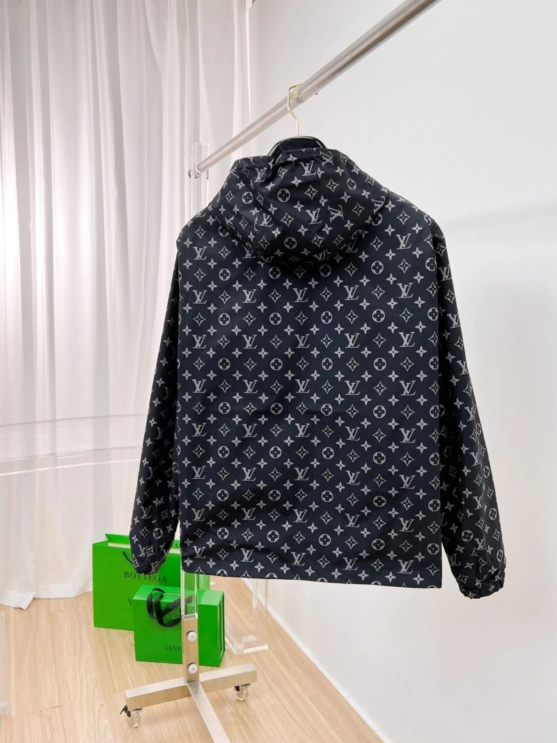 WellDesigned Louis Vuitton Outwear 136487