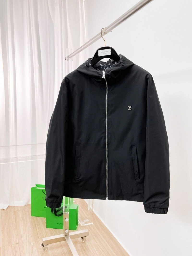 WellDesigned Louis Vuitton Outwear 136487