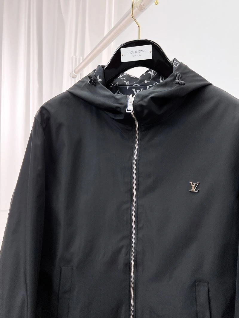 WellDesigned Louis Vuitton Outwear 136487