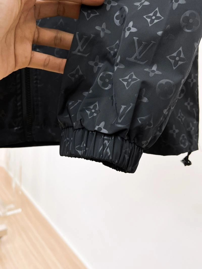 Reliable Louis Vuitton Outwear 136480