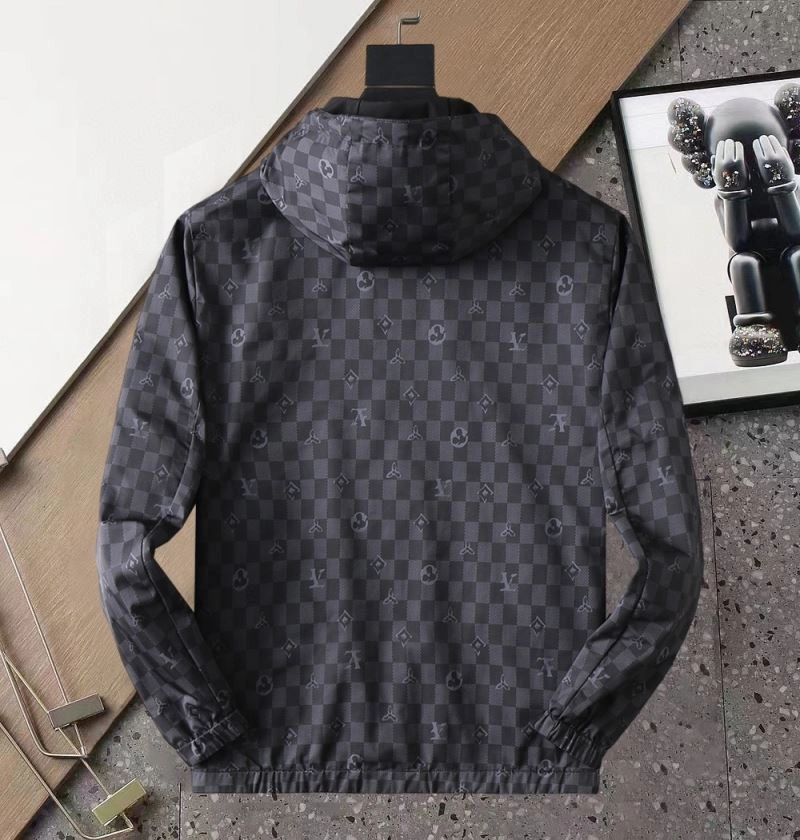 Stretchable Louis Vuitton Outwear 136479