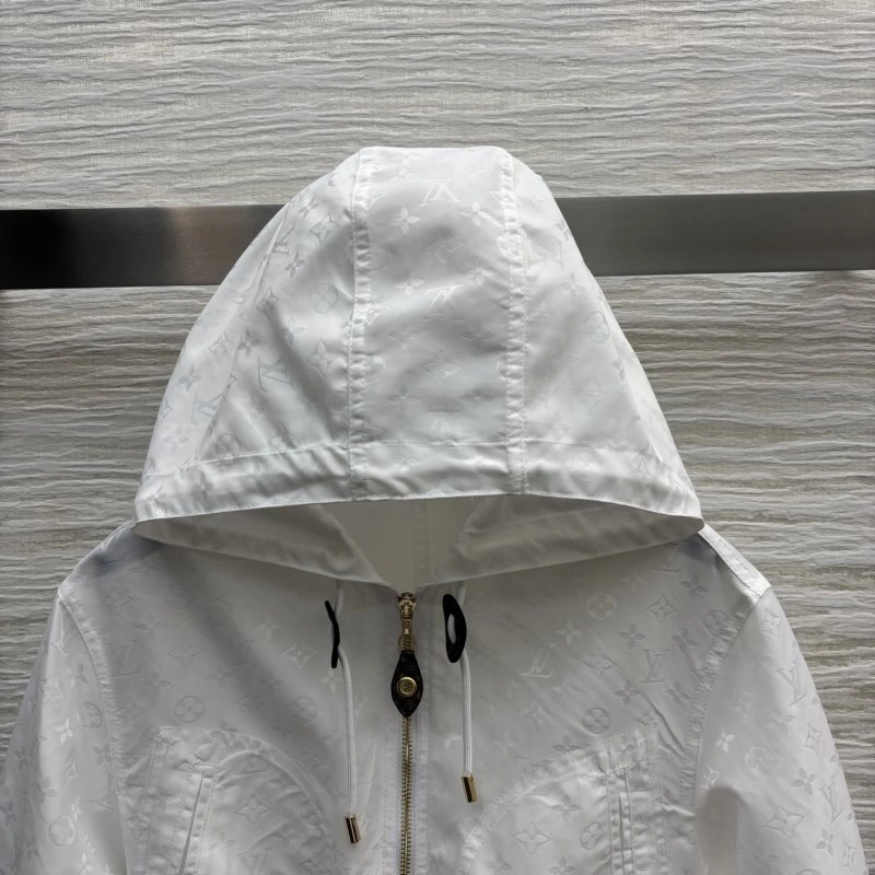 MoistureWicking Louis Vuitton Outwear 131060