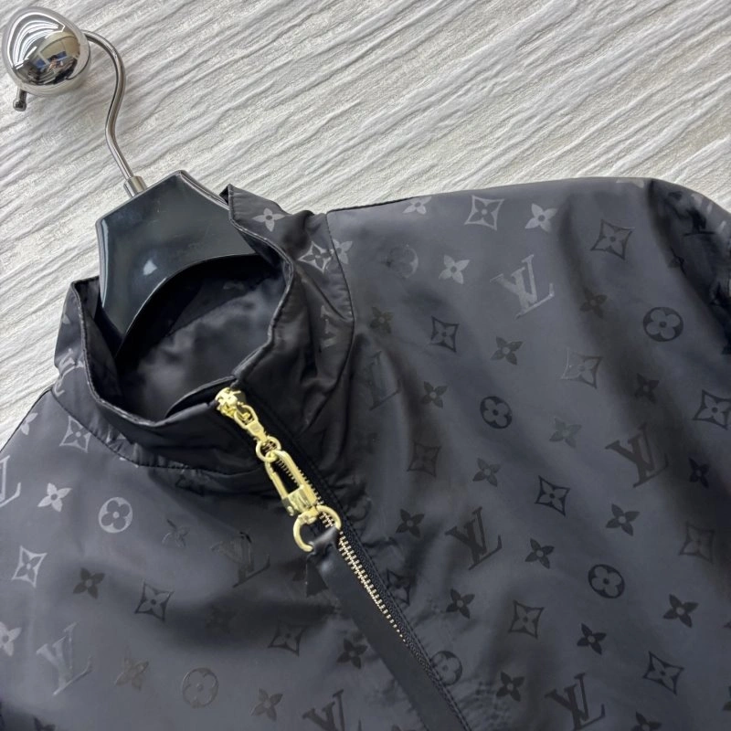 Louis Vuitton Outwear Versatile 131085