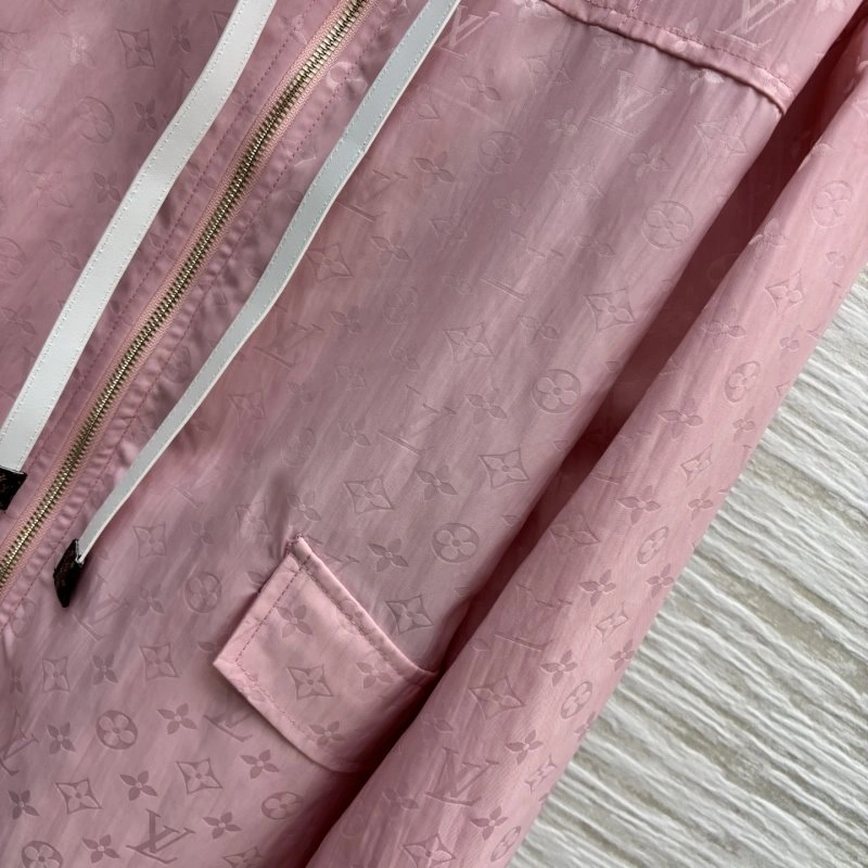OnTrend Louis Vuitton Outwear 131772