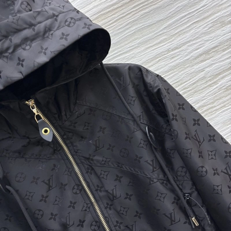 Louis Vuitton Outwear Chic 131770