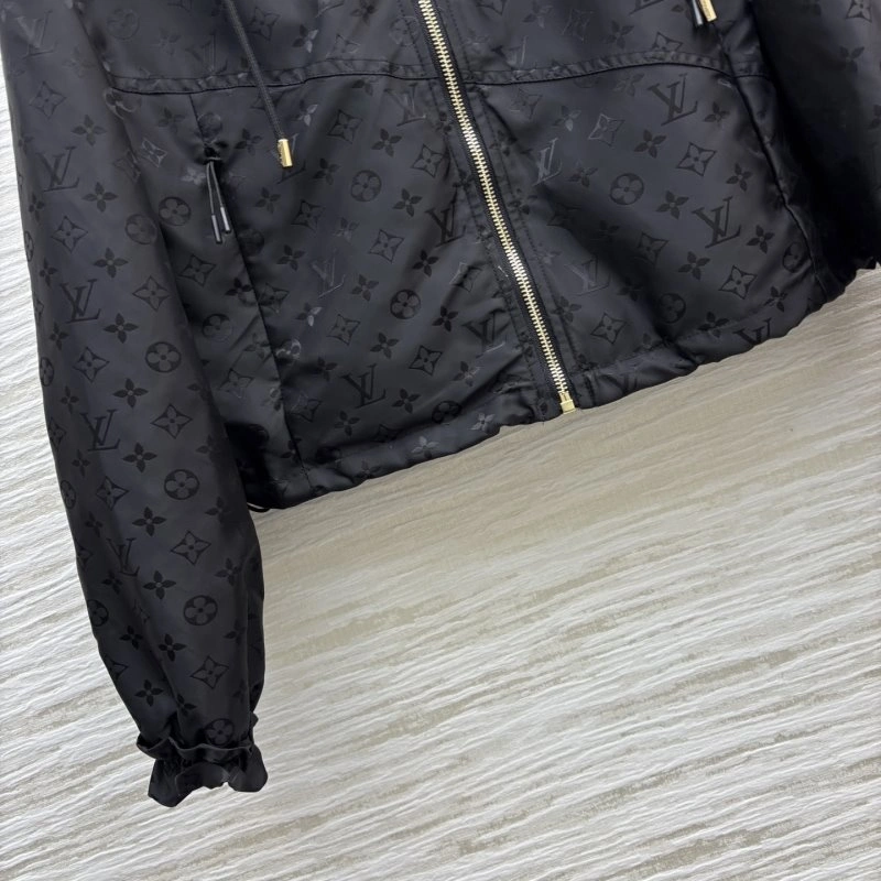 Louis Vuitton Outwear Chic 131770