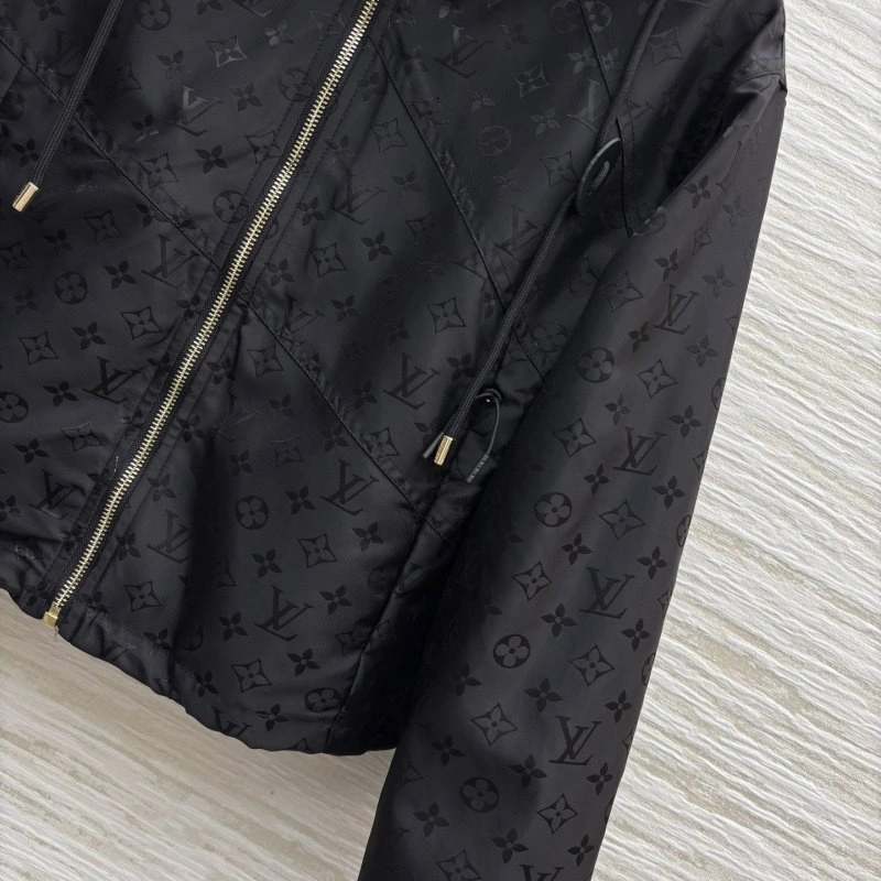 Louis Vuitton Outwear Chic 131770