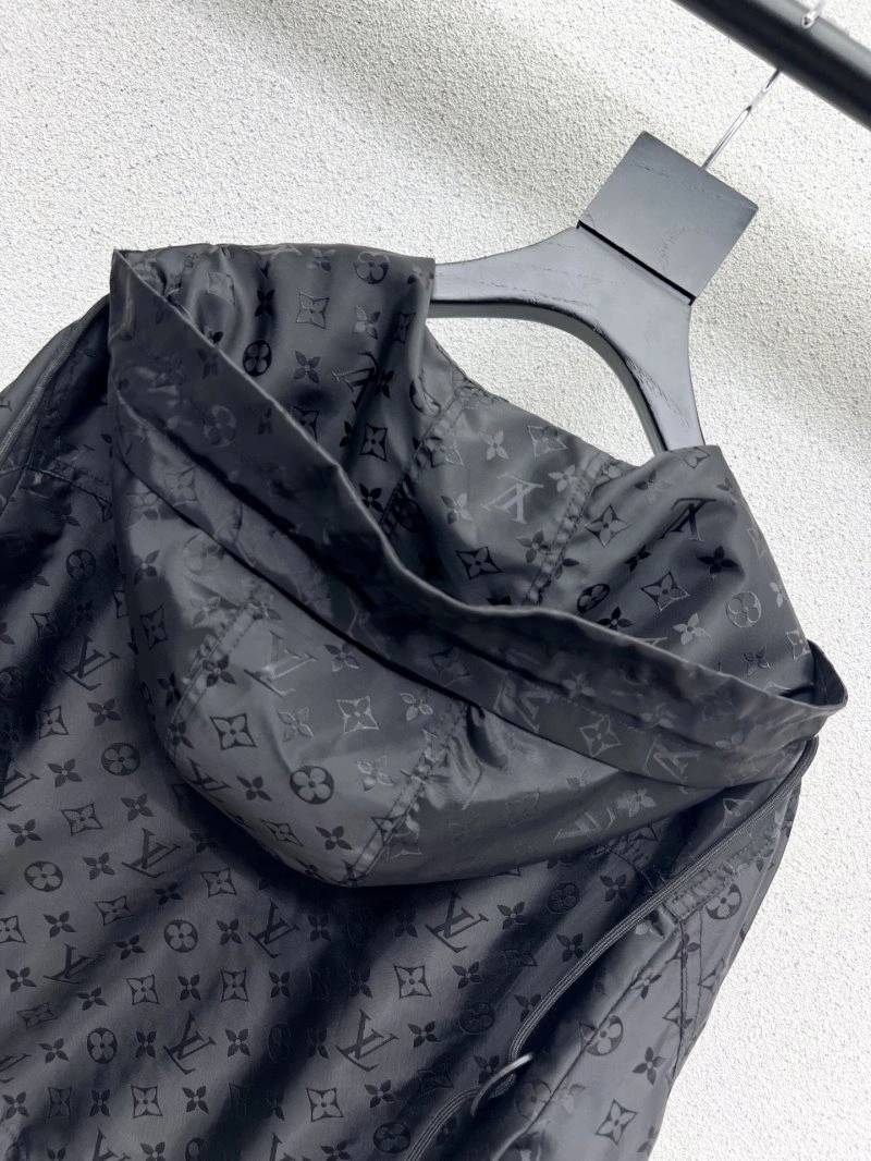 Thermal Louis Vuitton Outwear 131774