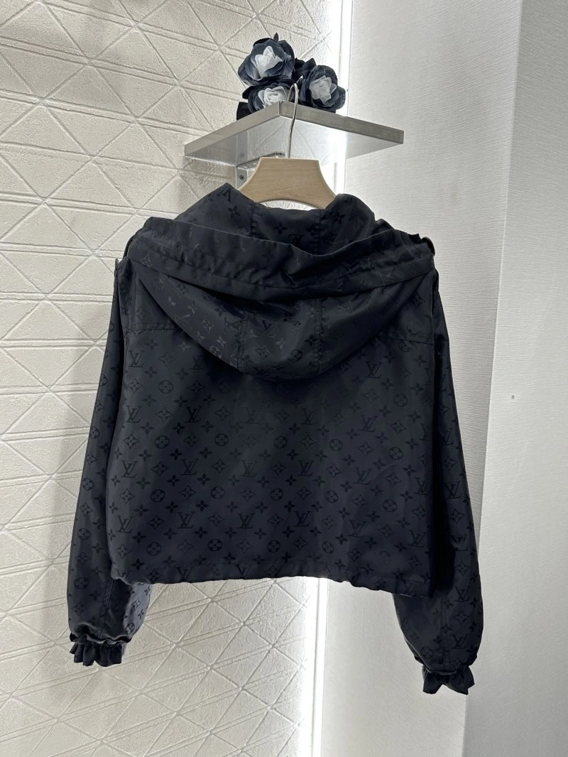 Louis Vuitton Outwear Chic 131769