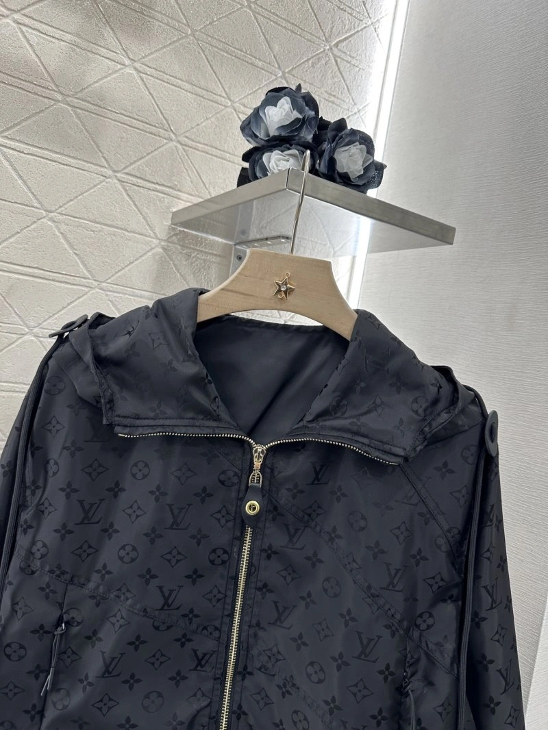 Louis Vuitton Outwear Chic 131769
