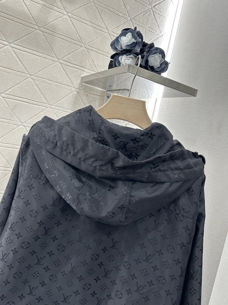 Louis Vuitton Outwear Chic 131769