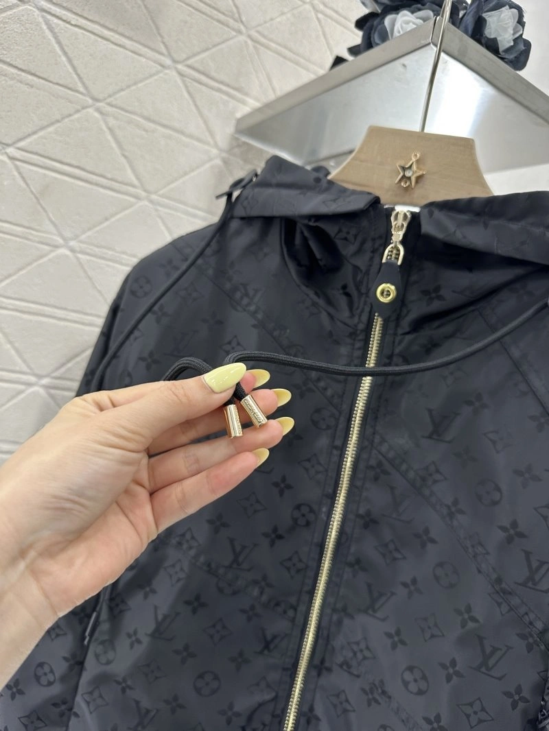 Louis Vuitton Outwear Chic 131769
