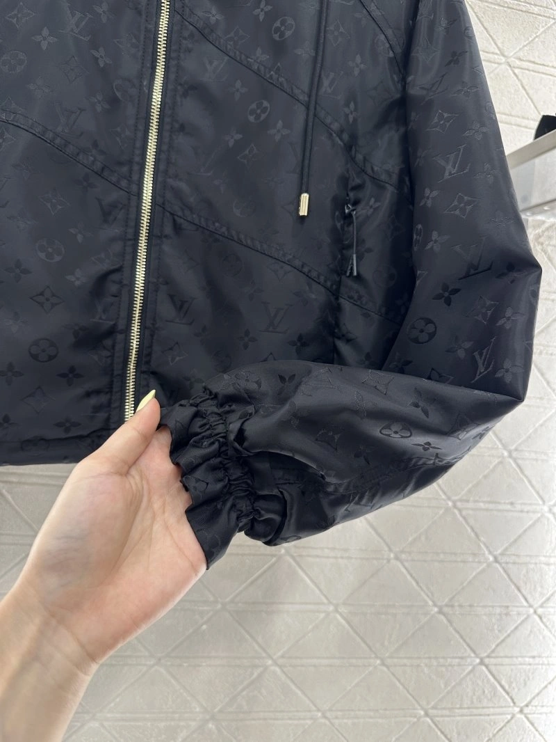 Louis Vuitton Outwear Chic 131769