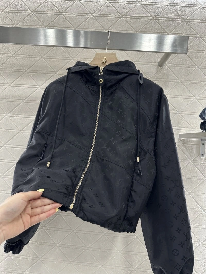 Louis Vuitton Outwear Chic 131769