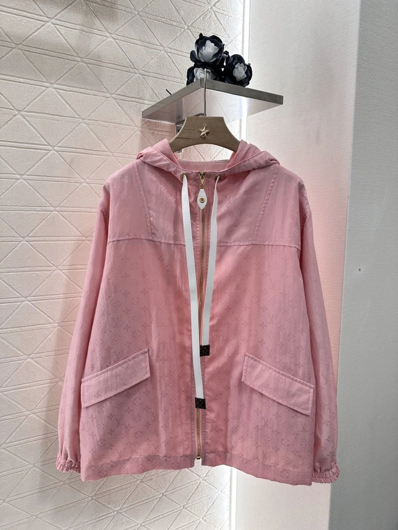Fashionable Louis Vuitton Outwear 131768