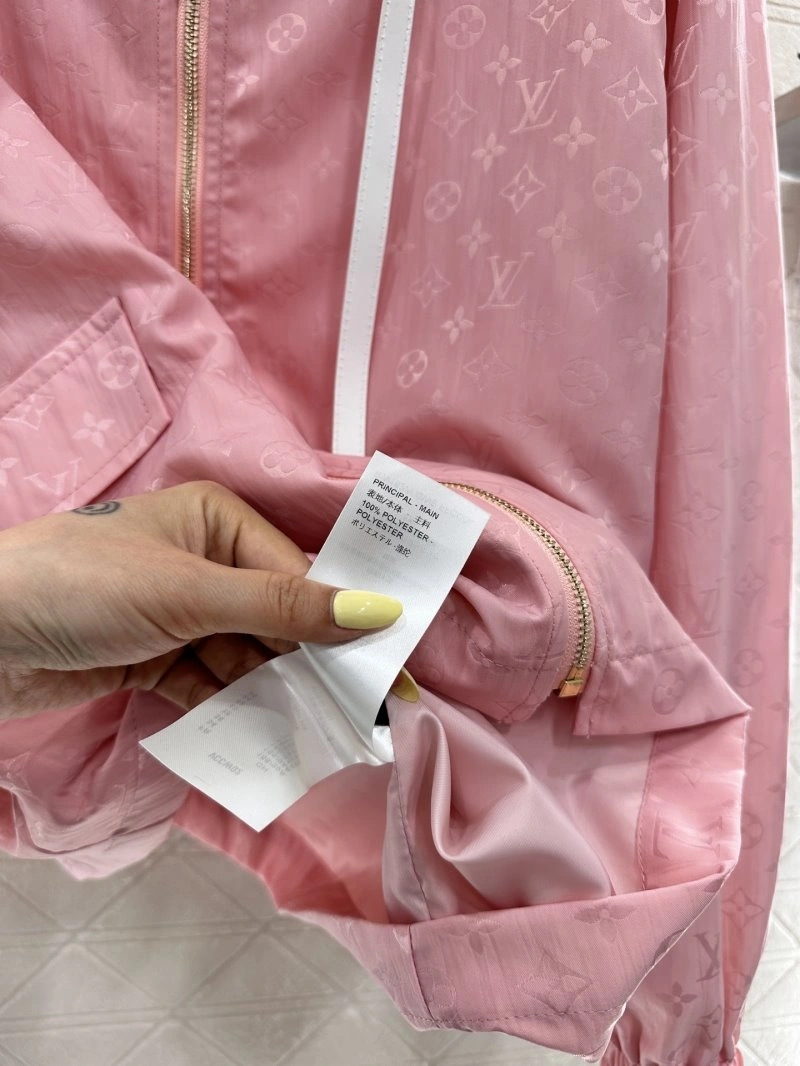 Fashionable Louis Vuitton Outwear 131768