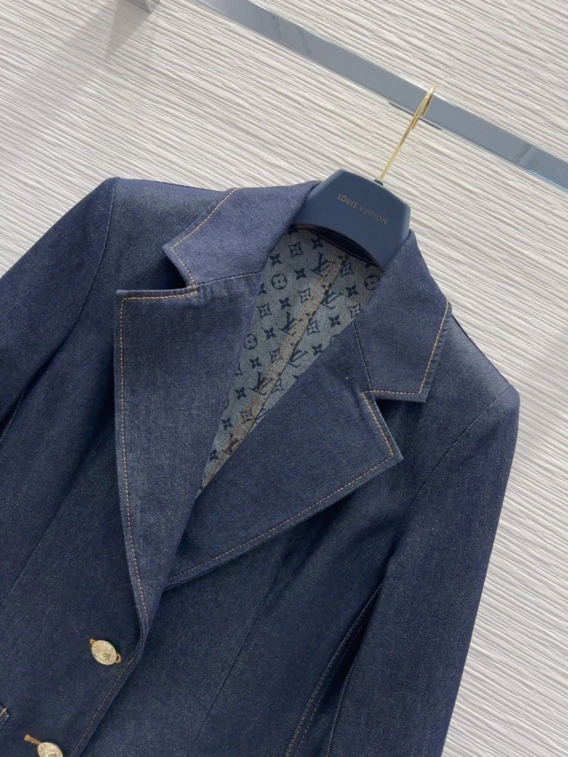 Neat Louis Vuitton Outwear 131753