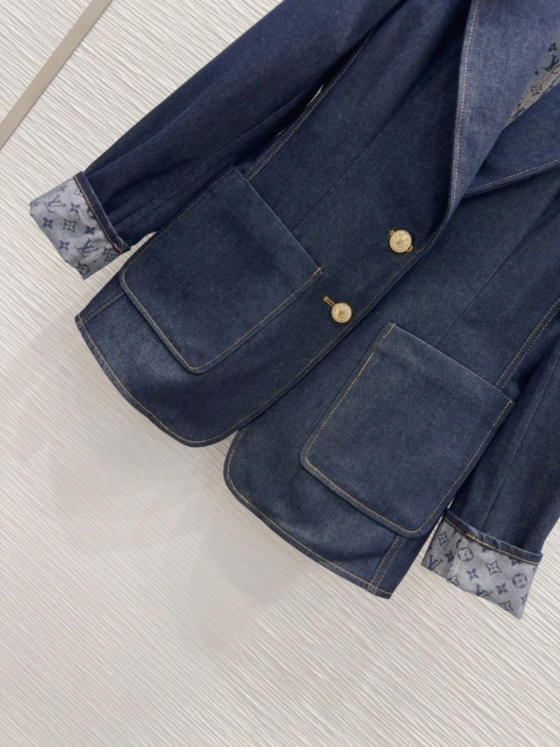 Neat Louis Vuitton Outwear 131753