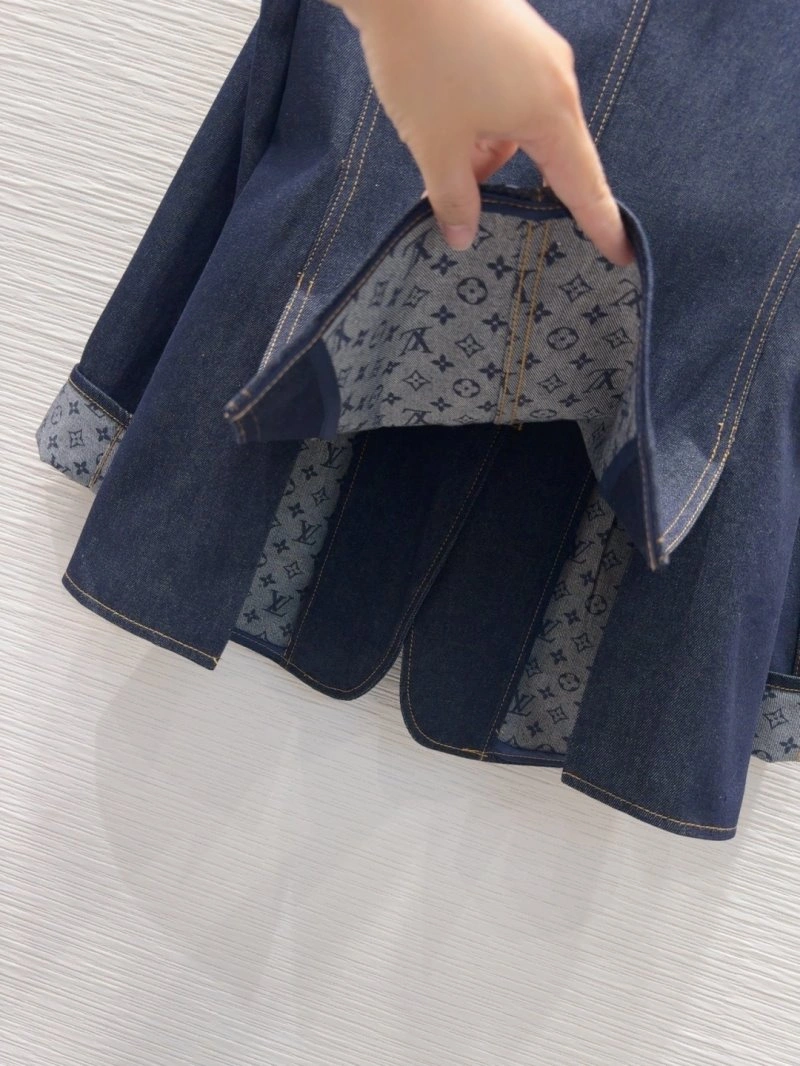 Neat Louis Vuitton Outwear 131753