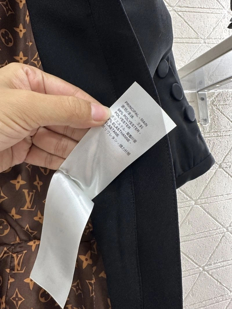 Louis Vuitton Outwear Vibrant 131759