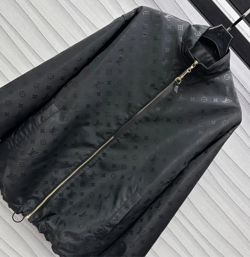 Louis Vuitton Outwear Lightweight 130745