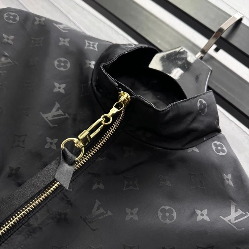 Louis Vuitton Outwear Lightweight 130745