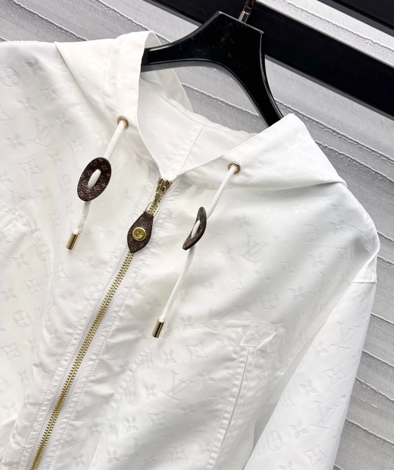 ComfortFit Louis Vuitton Outwear 130727