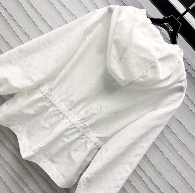 ComfortFit Louis Vuitton Outwear 130727