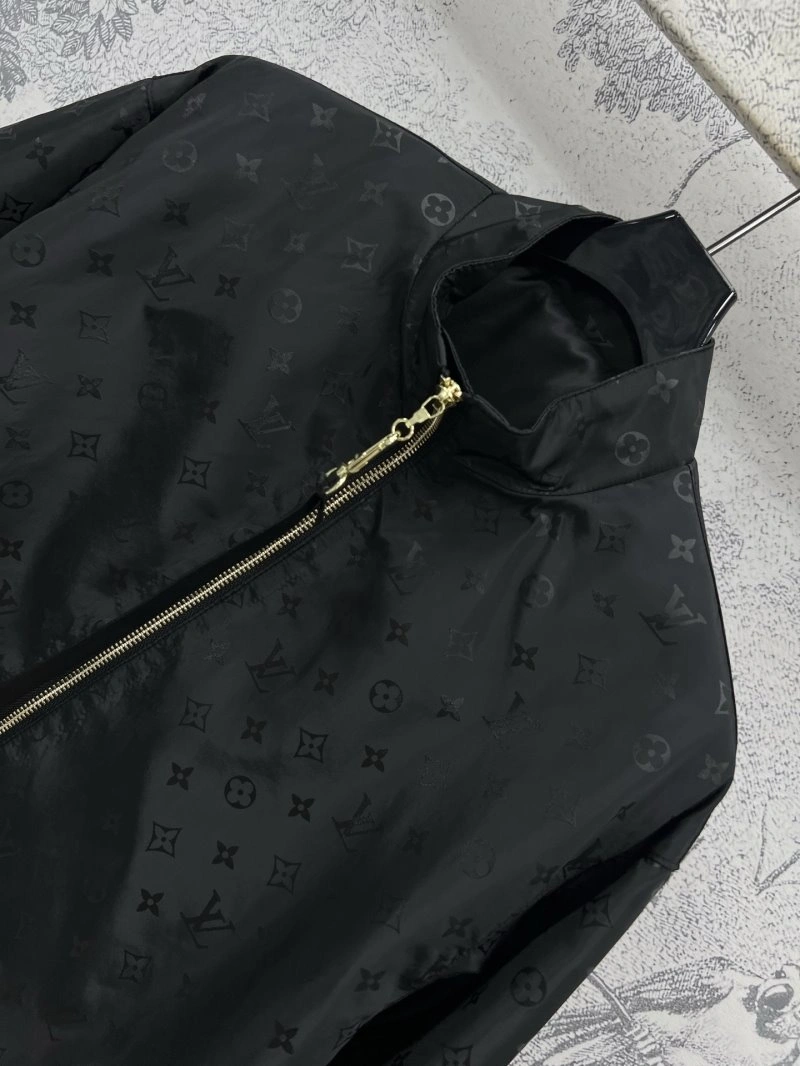 Louis Vuitton Outwear Breathable 130730