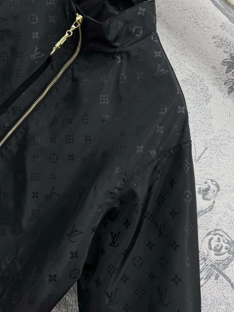 Louis Vuitton Outwear Breathable 130730