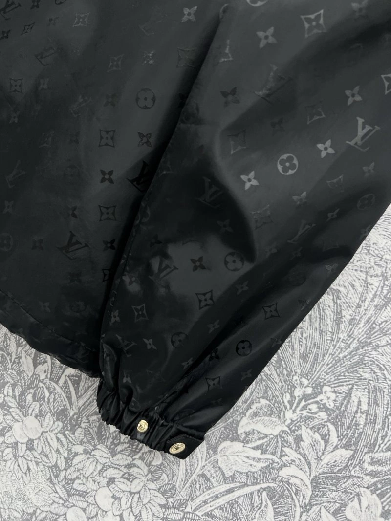 Louis Vuitton Outwear Breathable 130730