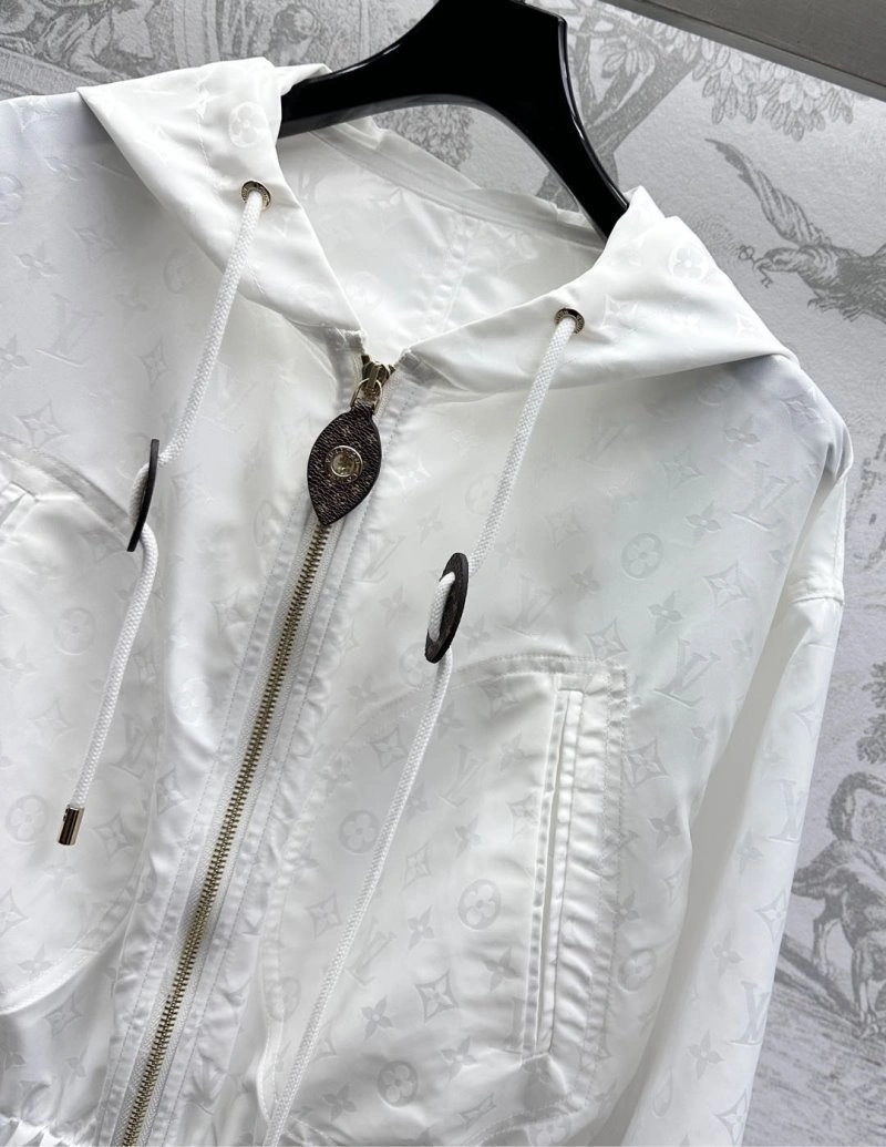 Stretchable Louis Vuitton Outwear 130721