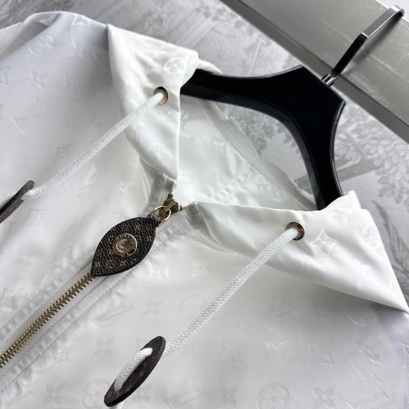 Stretchable Louis Vuitton Outwear 130721