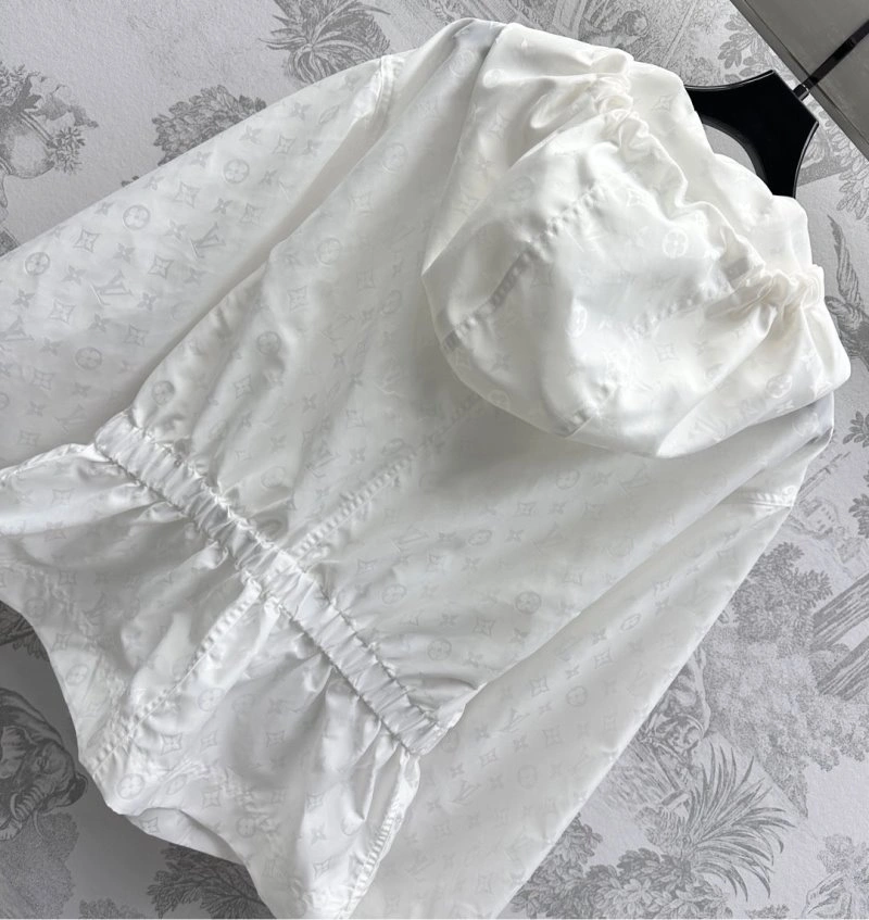 Stretchable Louis Vuitton Outwear 130721