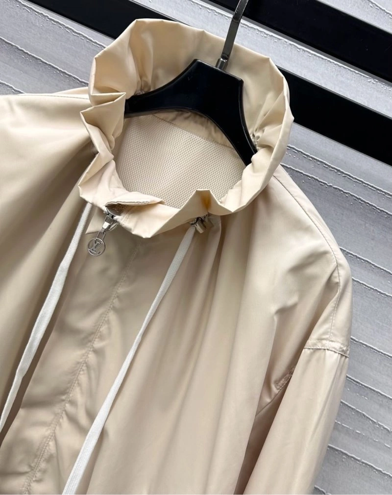 Unisex Louis Vuitton Outwear 130731