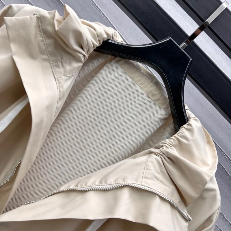 Unisex Louis Vuitton Outwear 130731