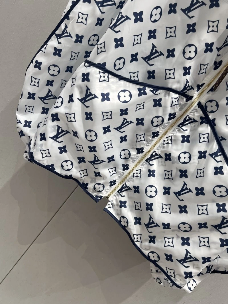 Cozy Louis Vuitton Outwear 130736