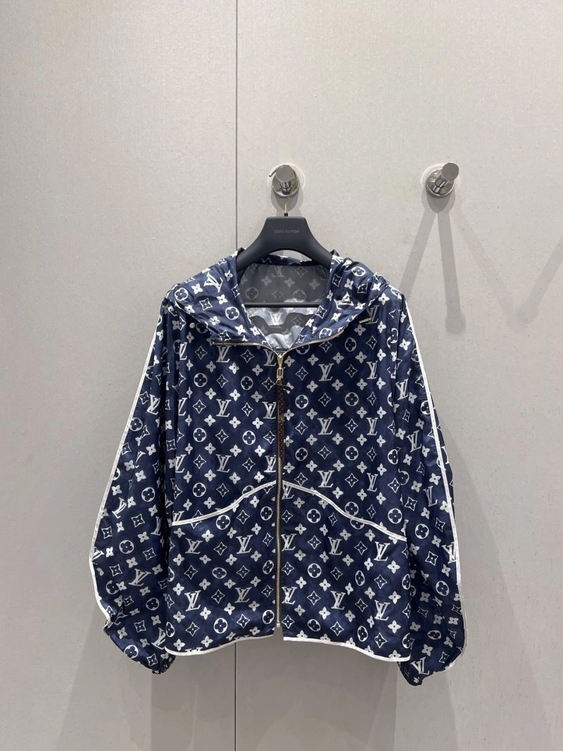 TravelReady Louis Vuitton Outwear 130750