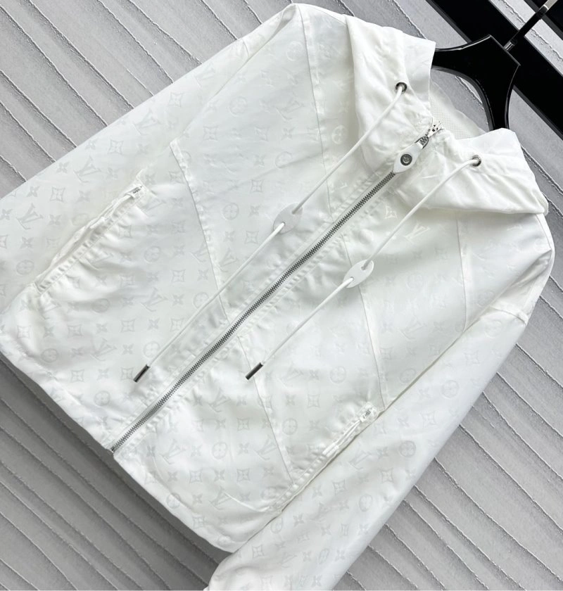 FlexibleFit Louis Vuitton Outwear 130740