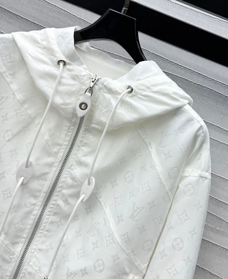FlexibleFit Louis Vuitton Outwear 130740