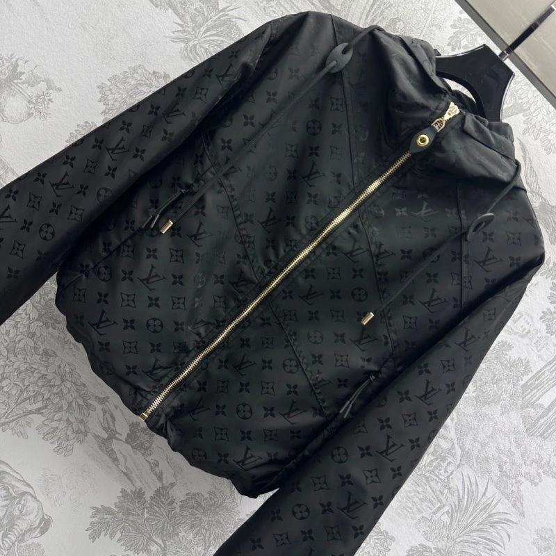 Louis Vuitton Outwear Durable 130734