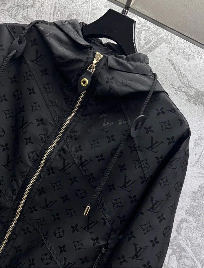 Louis Vuitton Outwear Durable 130734