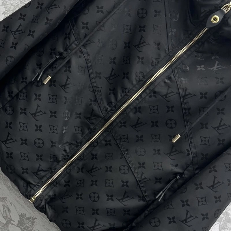 Louis Vuitton Outwear Durable 130734