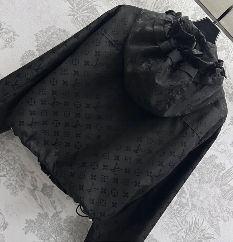 Louis Vuitton Outwear Durable 130734