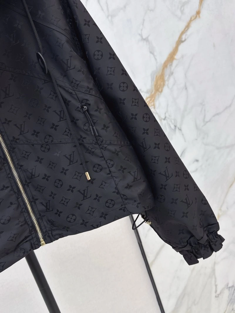 Louis Vuitton Outwear Neat 130743