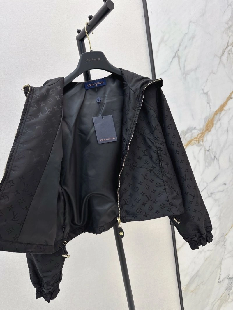 Louis Vuitton Outwear Neat 130743