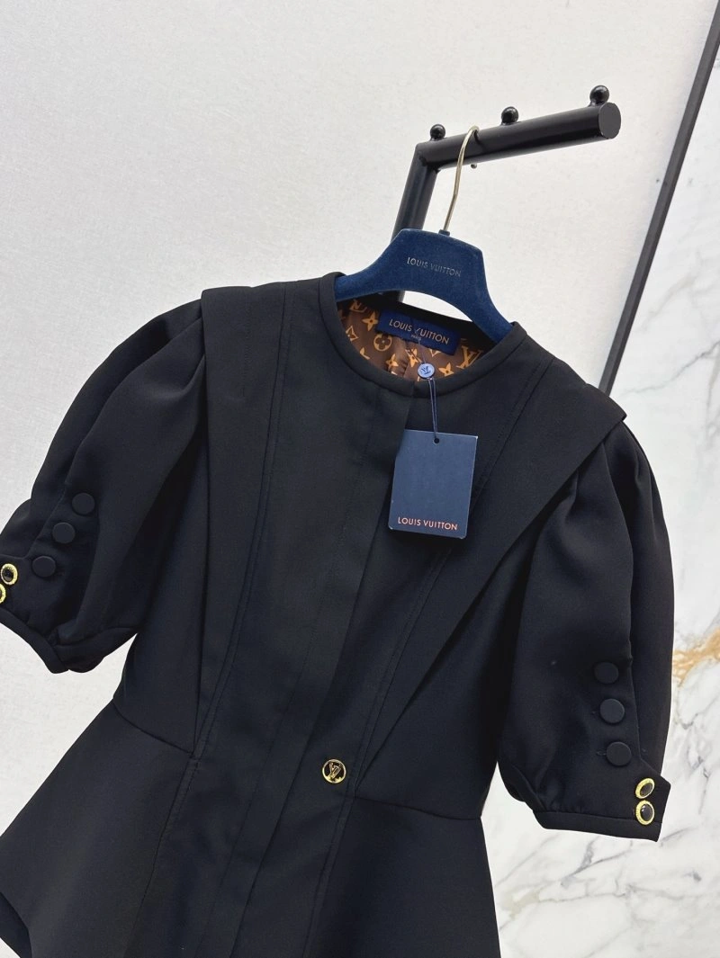 Sleek Louis Vuitton Outwear 130716