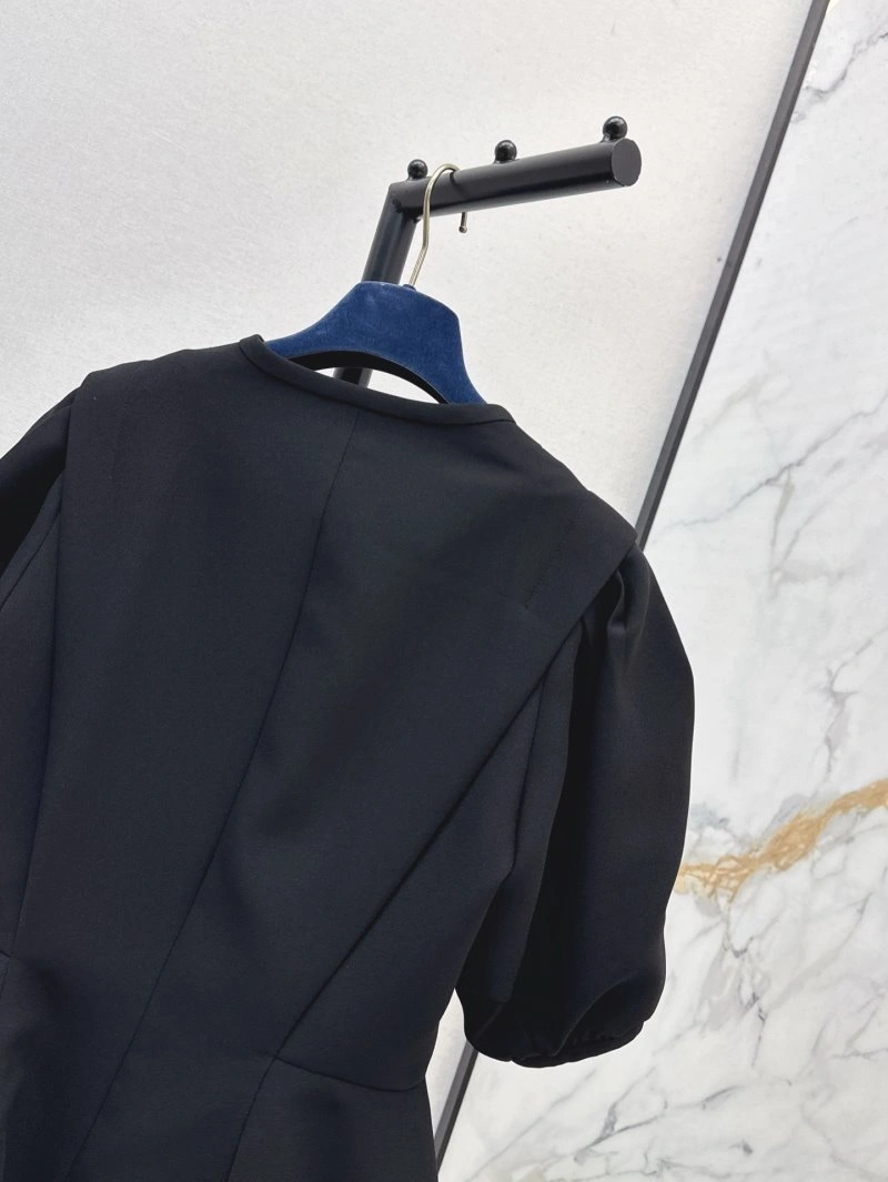 Sleek Louis Vuitton Outwear 130716