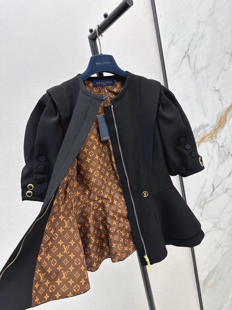 Sleek Louis Vuitton Outwear 130716